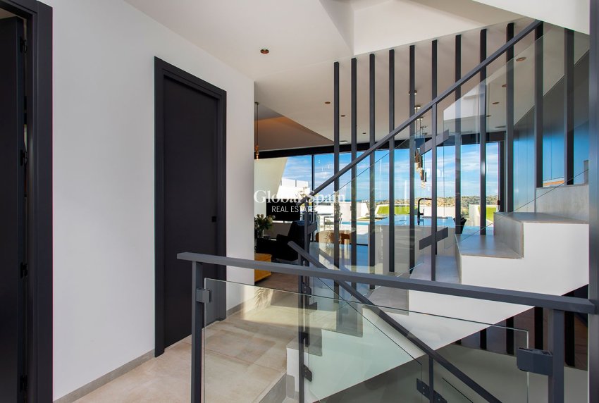 Resale - VILLA -
CIUDAD QUESADA