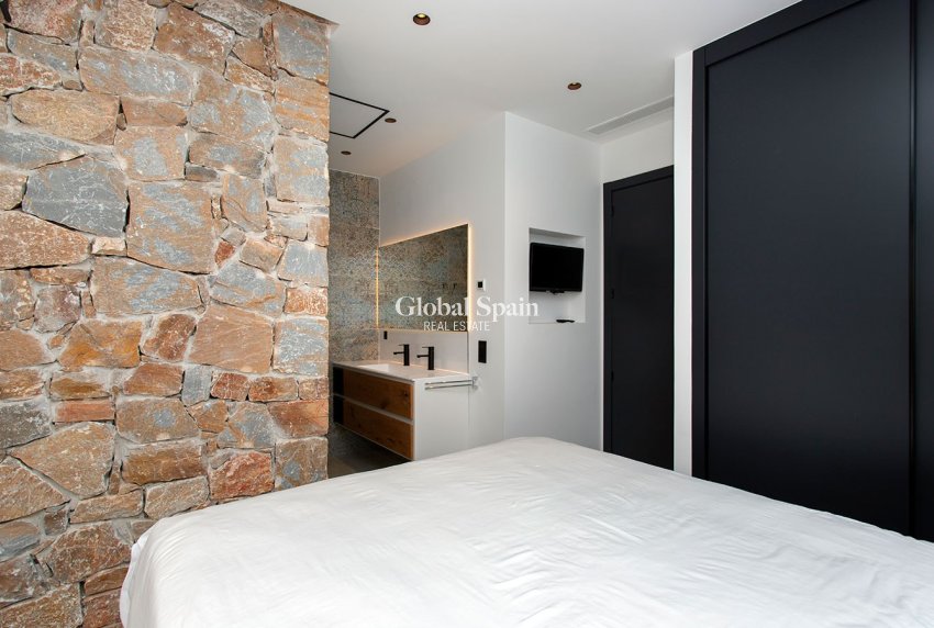 Resale - VILLA -
CIUDAD QUESADA