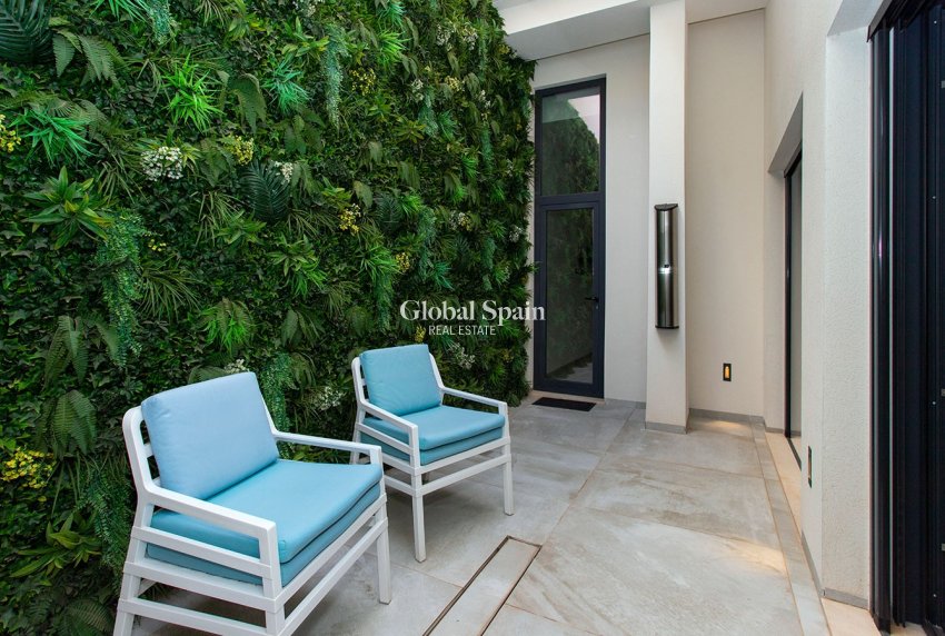 Resale - VILLA -
CIUDAD QUESADA