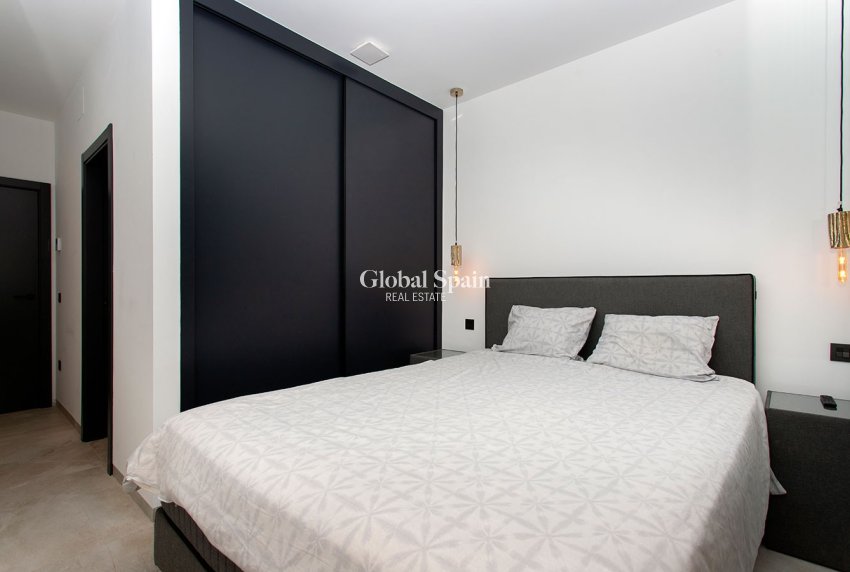 Resale - VILLA -
CIUDAD QUESADA