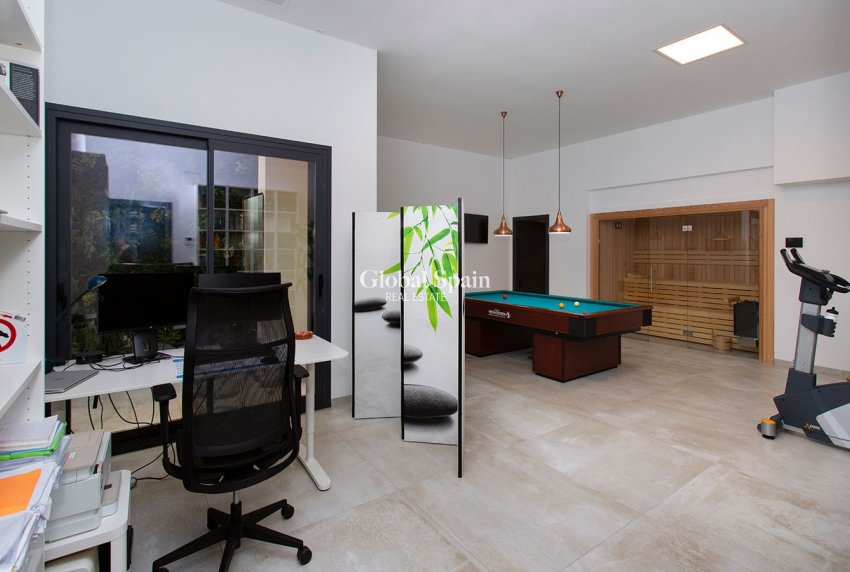 Resale - VILLA -
CIUDAD QUESADA