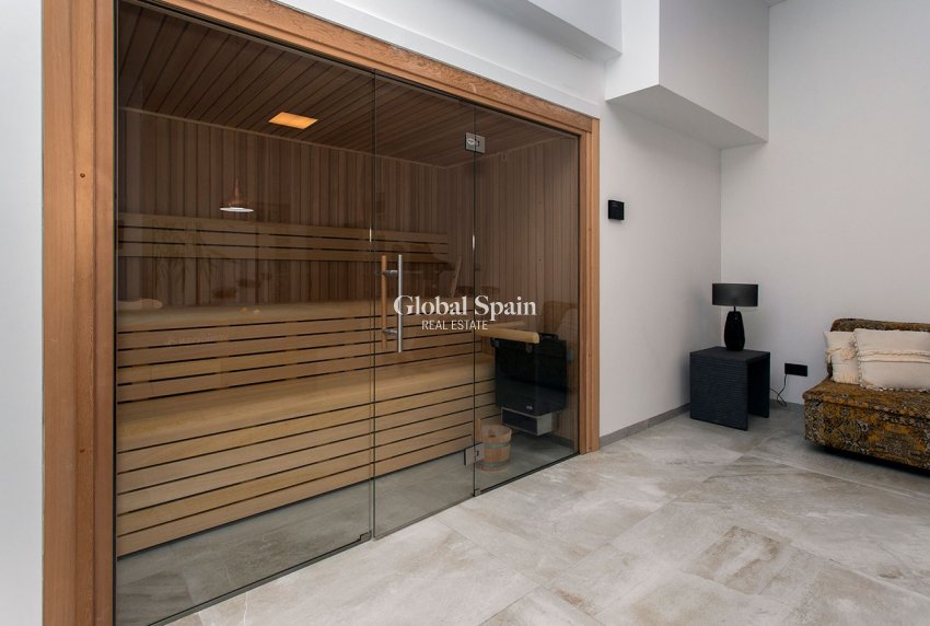 Resale - VILLA -
CIUDAD QUESADA