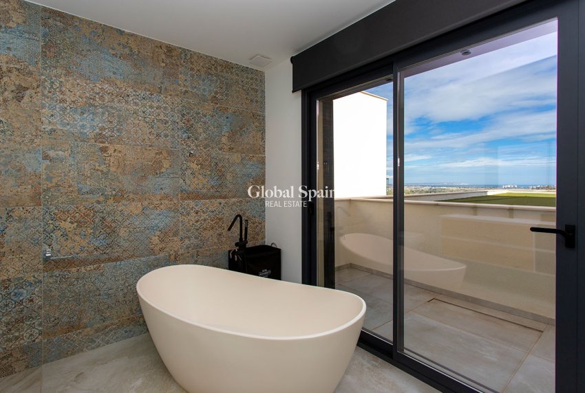 Resale - VILLA -
CIUDAD QUESADA