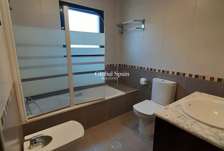 Resale - VILLA -
CIUDAD QUESADA