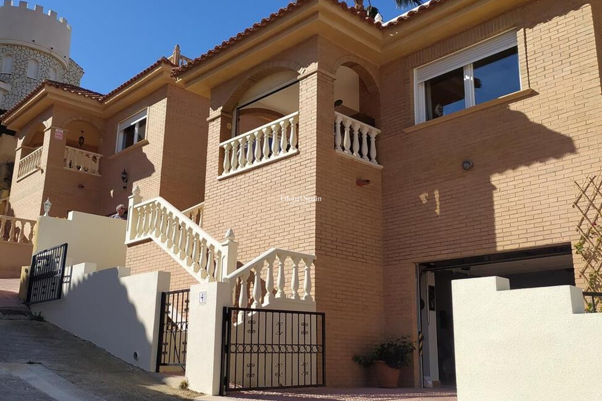 Resale - VILLA -
CIUDAD QUESADA