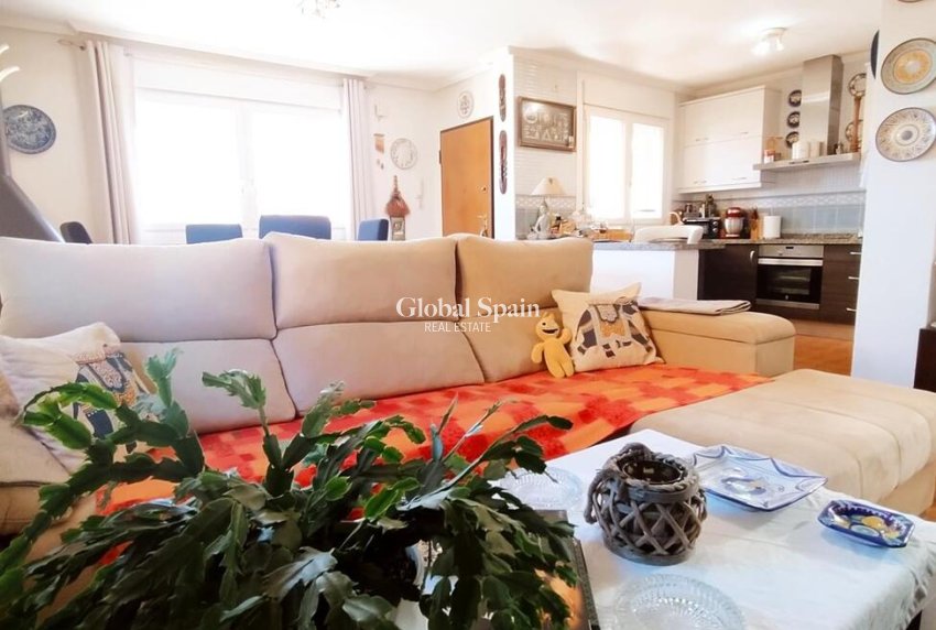 Resale - VILLA -
CIUDAD QUESADA