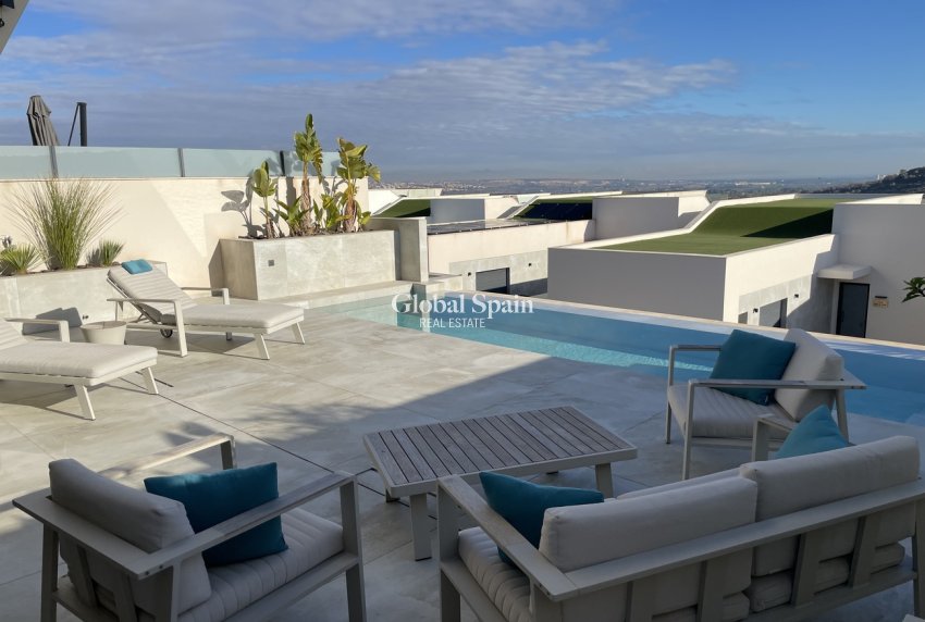 Resale - VILLA -
CIUDAD QUESADA