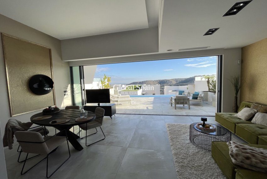 Resale - VILLA -
CIUDAD QUESADA