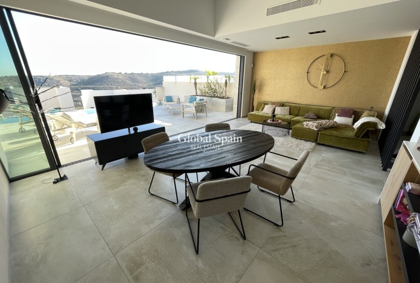 Resale - VILLA -
CIUDAD QUESADA