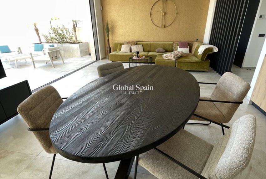 Resale - VILLA -
CIUDAD QUESADA