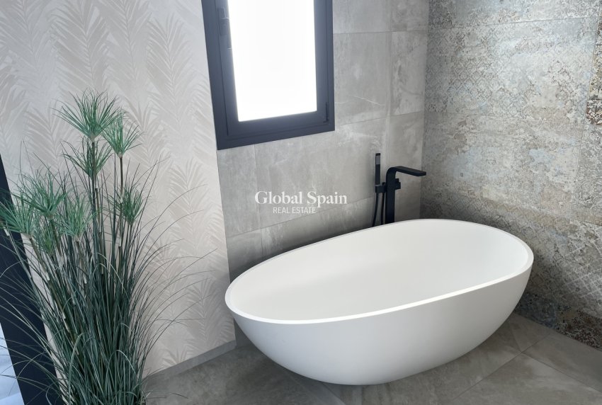 Resale - VILLA -
CIUDAD QUESADA