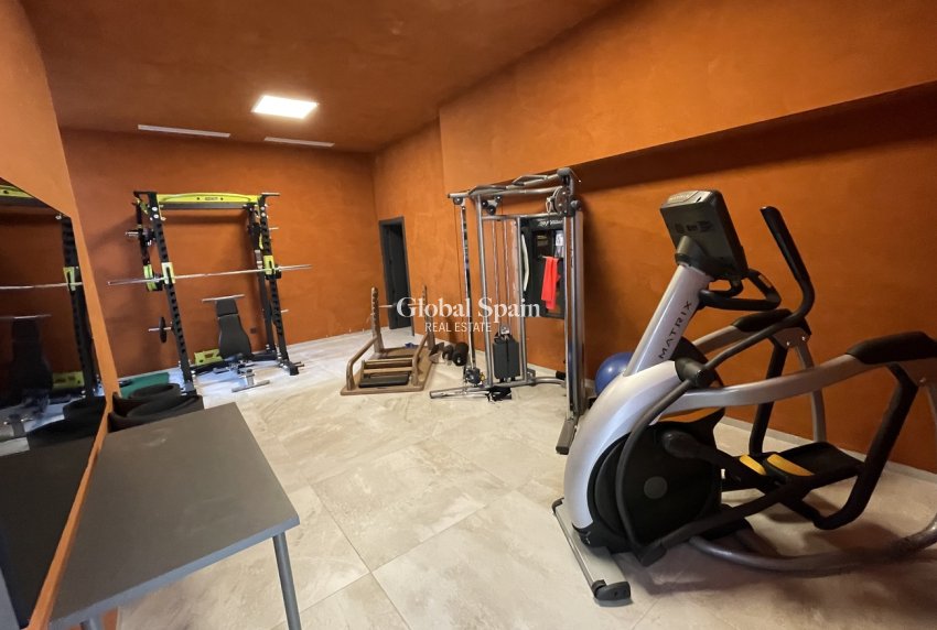 Resale - VILLA -
CIUDAD QUESADA