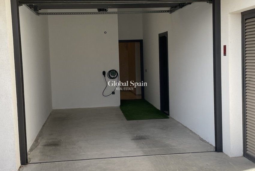 Resale - VILLA -
CIUDAD QUESADA