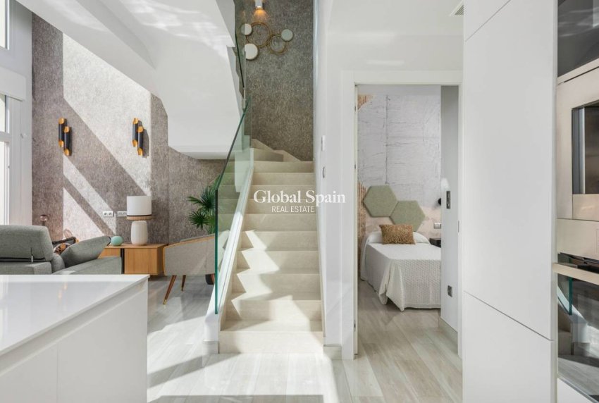 Resale - VILLA -
CIUDAD QUESADA