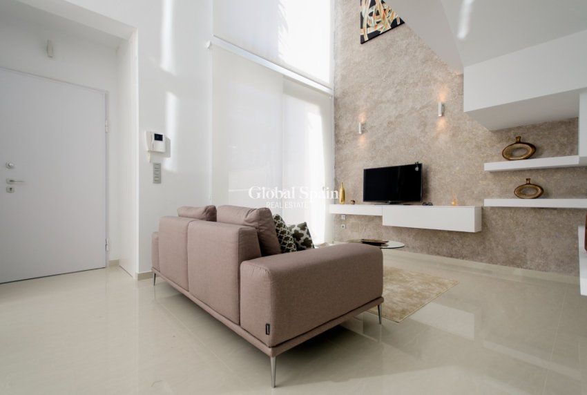 Resale - VILLA -
CIUDAD QUESADA