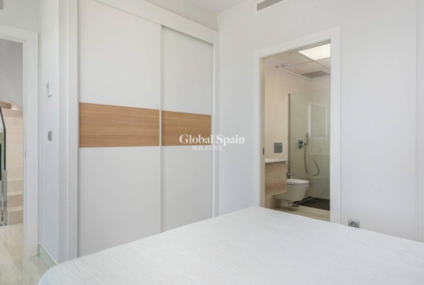 Resale - VILLA -
CIUDAD QUESADA