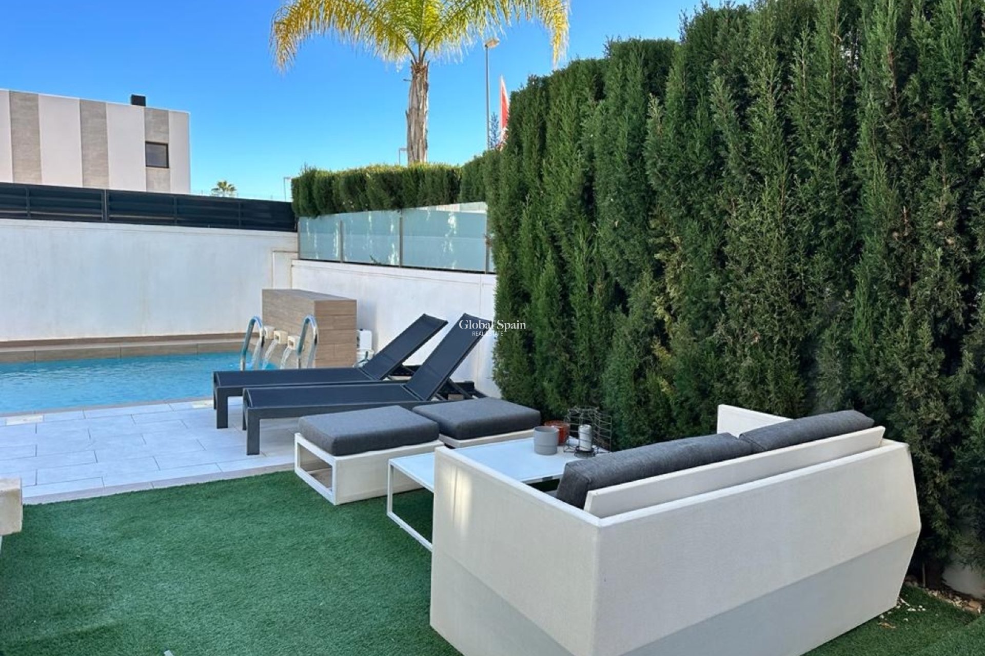 Resale - VILLA -
CIUDAD QUESADA