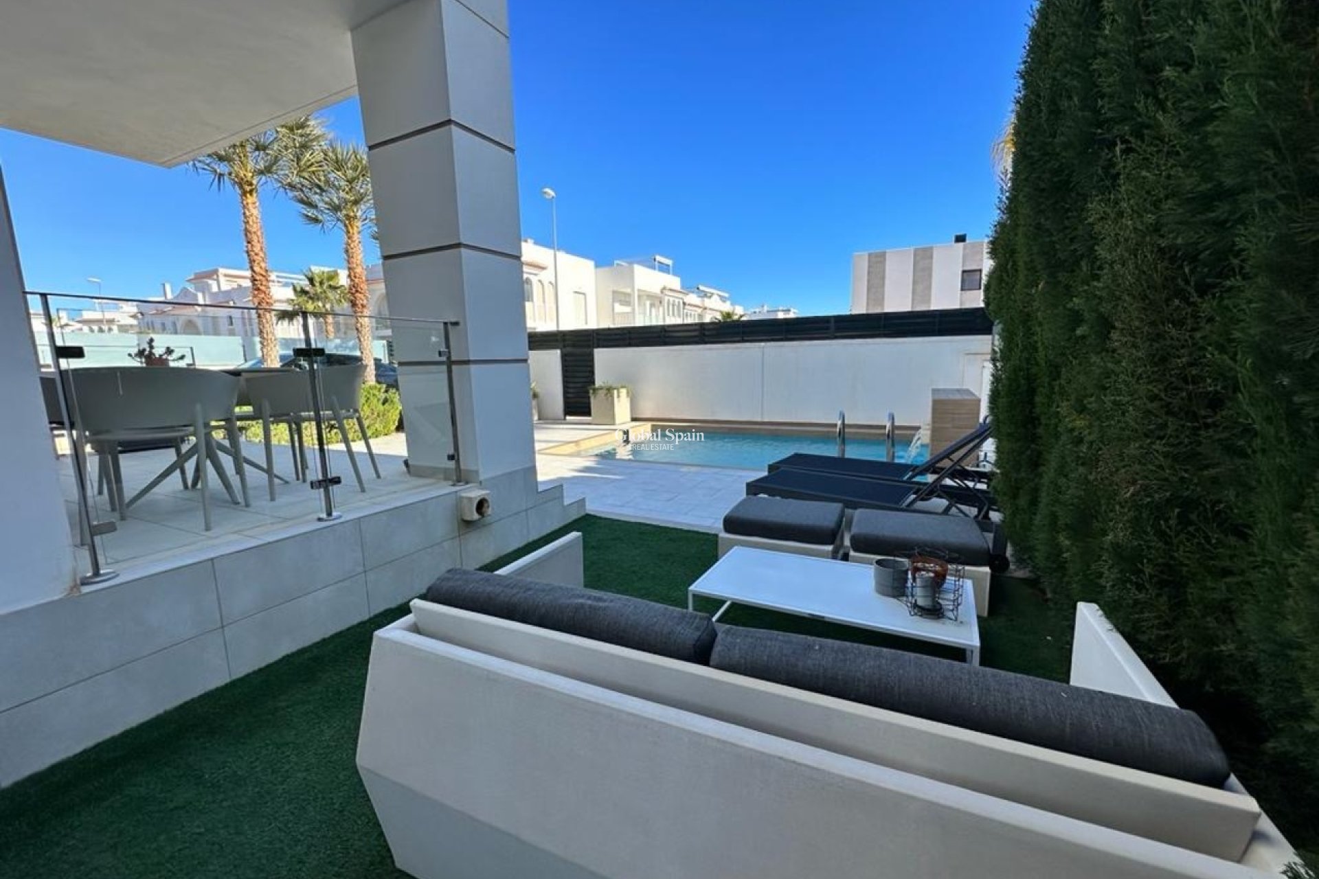 Resale - VILLA -
CIUDAD QUESADA