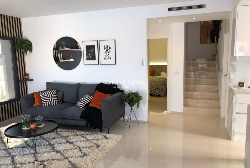 Resale - VILLA -
CIUDAD QUESADA