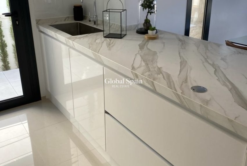 Resale - VILLA -
CIUDAD QUESADA