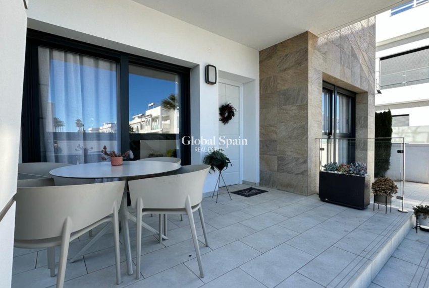 Resale - VILLA -
CIUDAD QUESADA