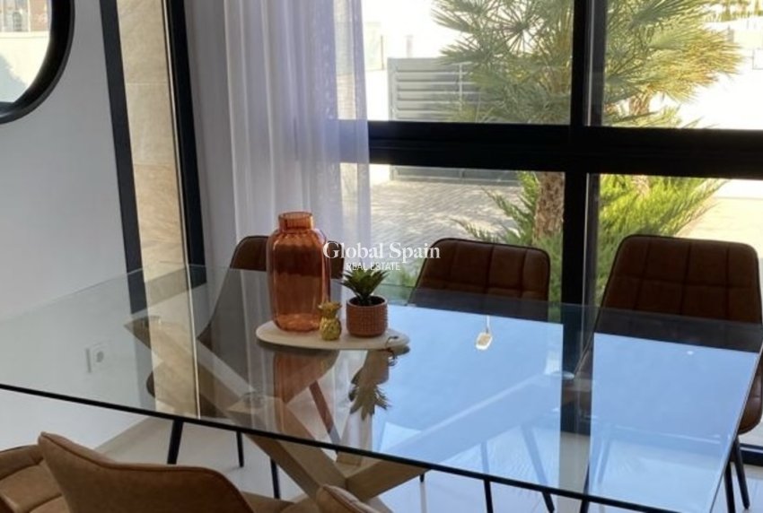 Resale - VILLA -
CIUDAD QUESADA