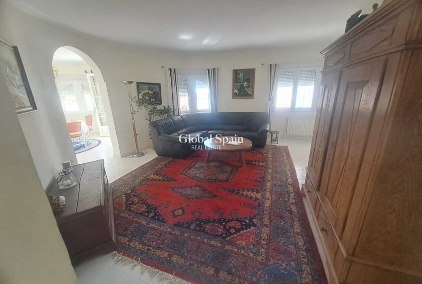 Resale - VILLA -
CIUDAD QUESADA