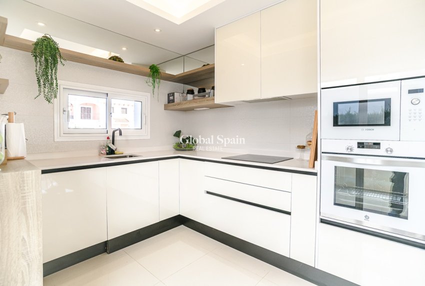 Resale - VILLA -
CIUDAD QUESADA