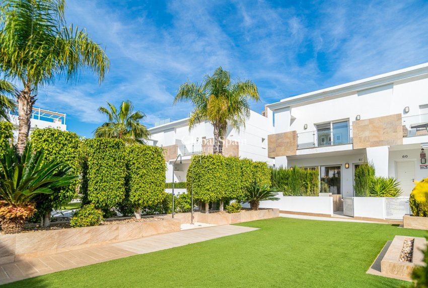 Resale - VILLA -
CIUDAD QUESADA