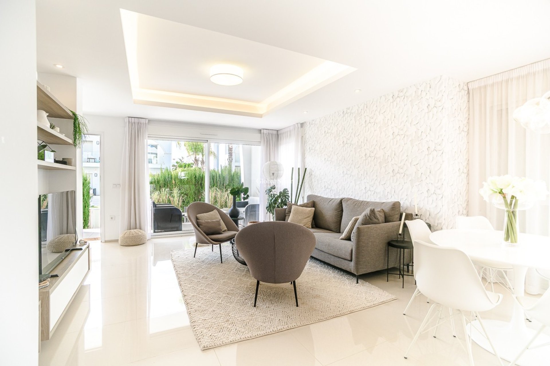 Resale - VILLA -
CIUDAD QUESADA