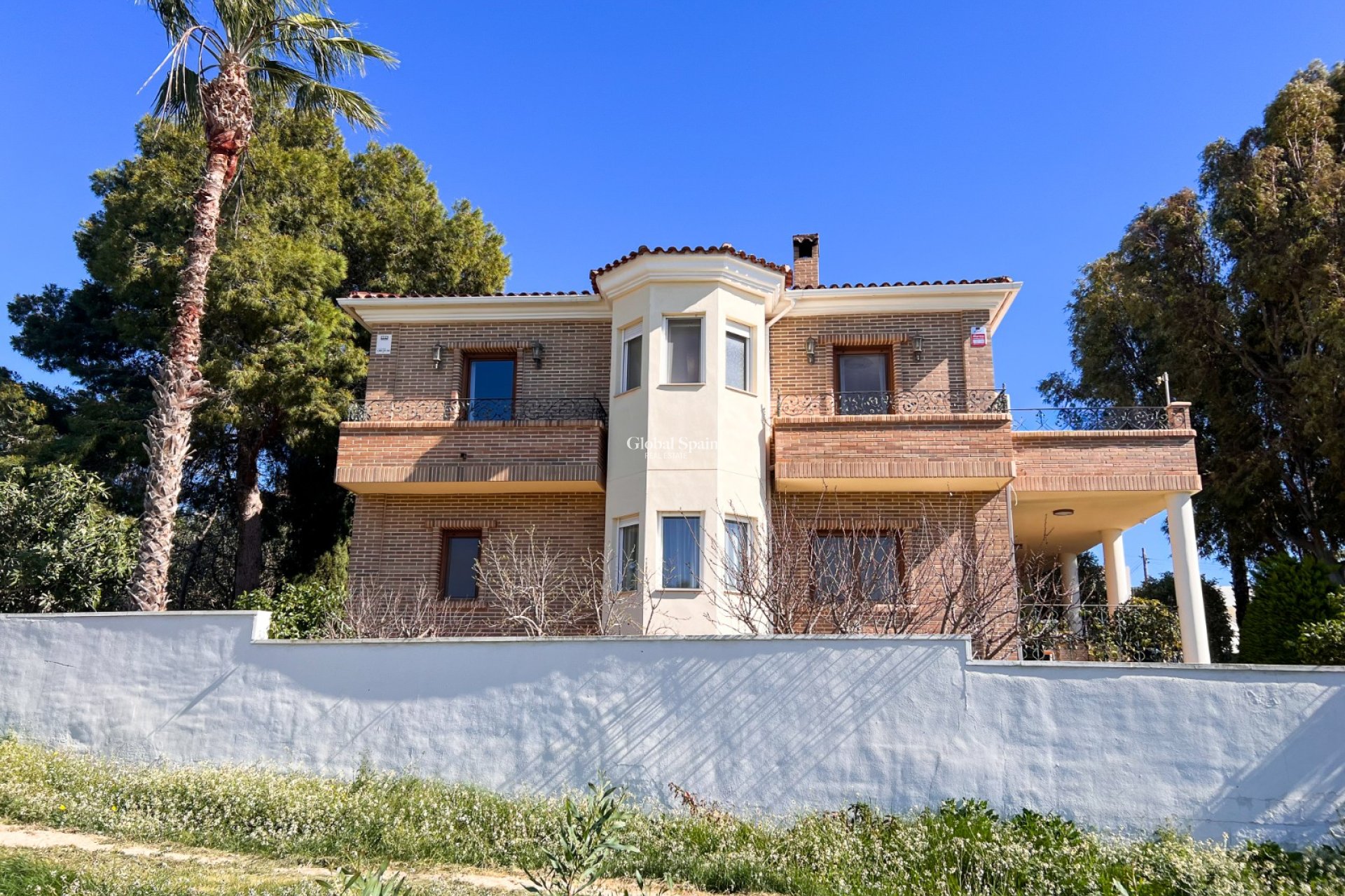 Resale - VILLA -
CIUDAD QUESADA