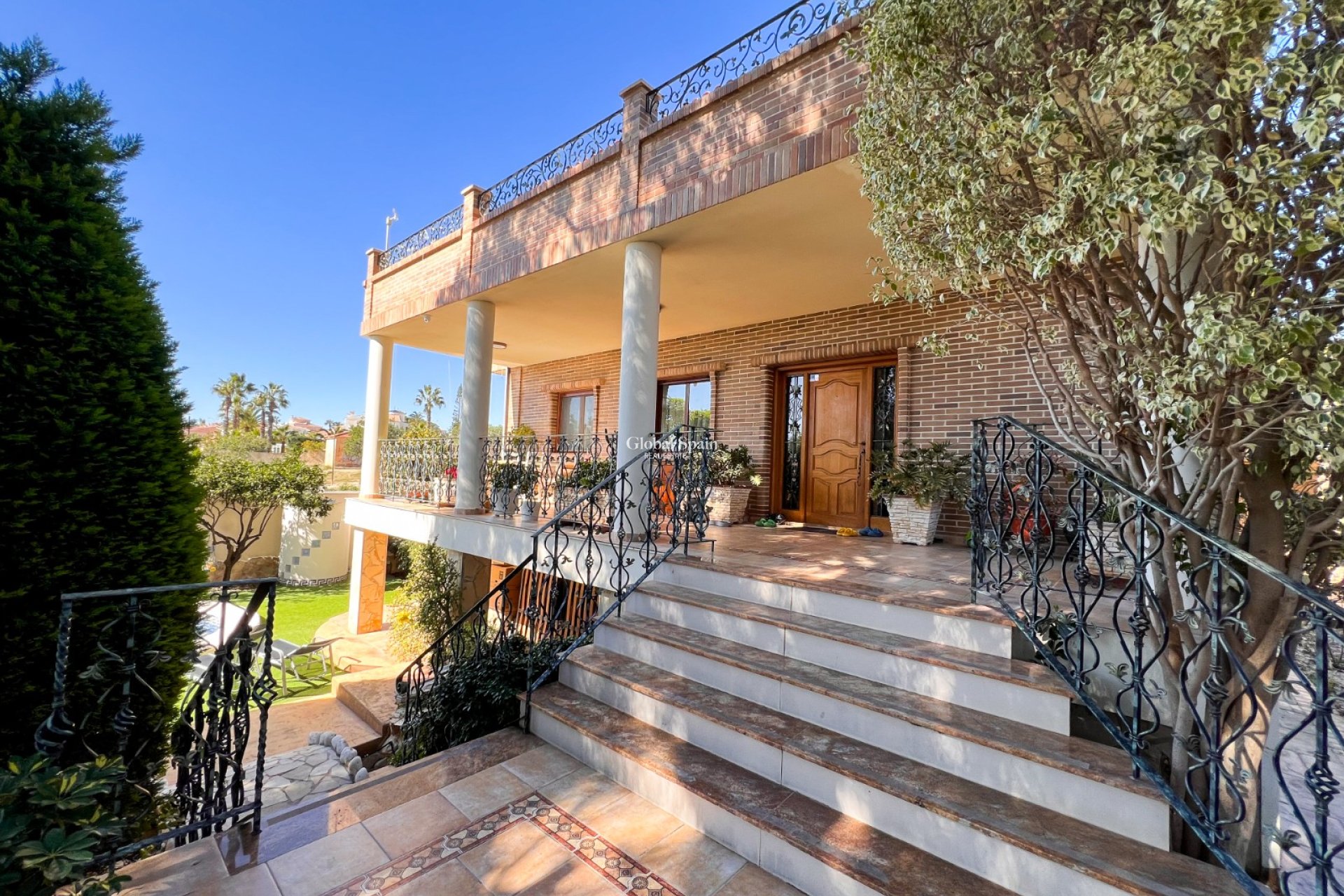 Resale - VILLA -
CIUDAD QUESADA