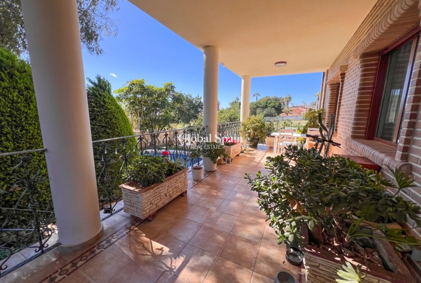 Resale - VILLA -
CIUDAD QUESADA