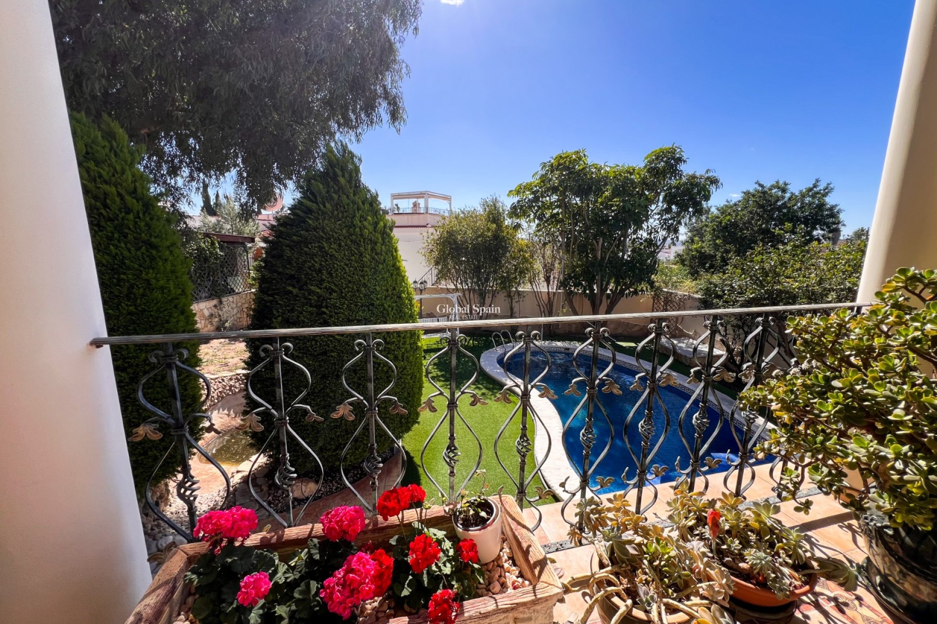 Resale - VILLA -
CIUDAD QUESADA