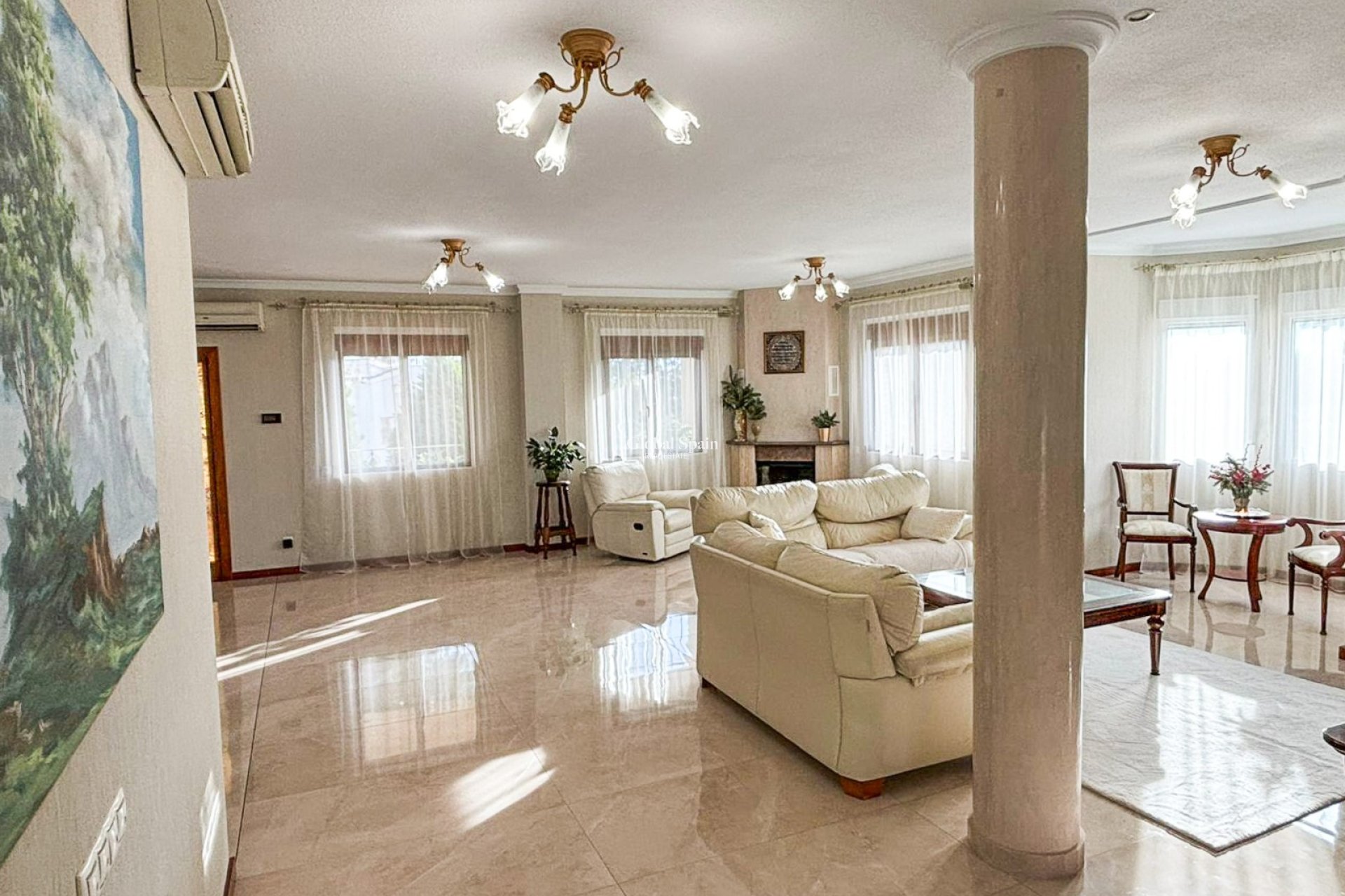 Resale - VILLA -
CIUDAD QUESADA