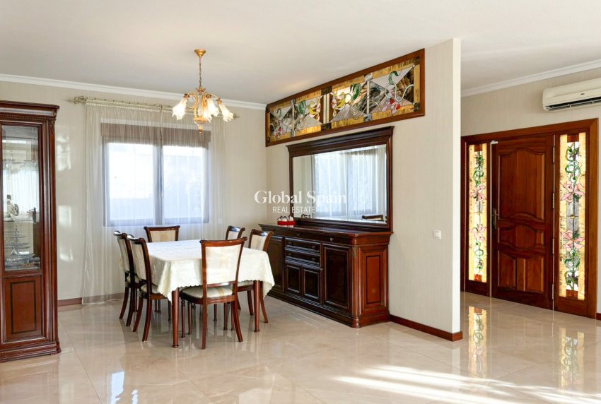 Resale - VILLA -
CIUDAD QUESADA