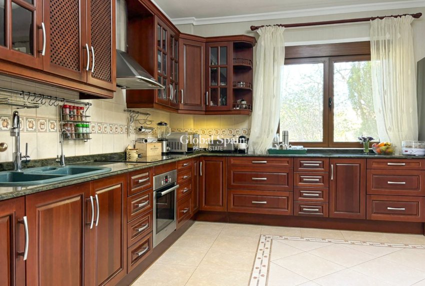 Resale - VILLA -
CIUDAD QUESADA