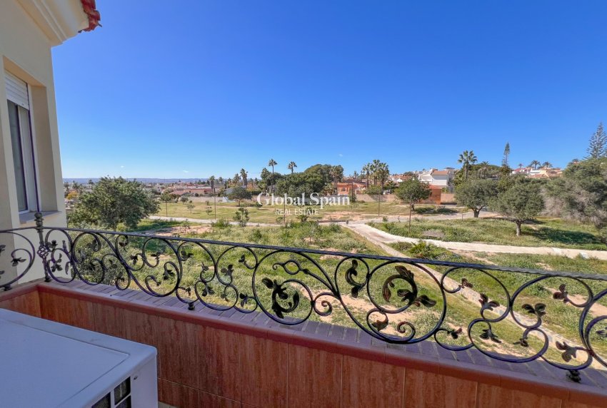 Resale - VILLA -
CIUDAD QUESADA