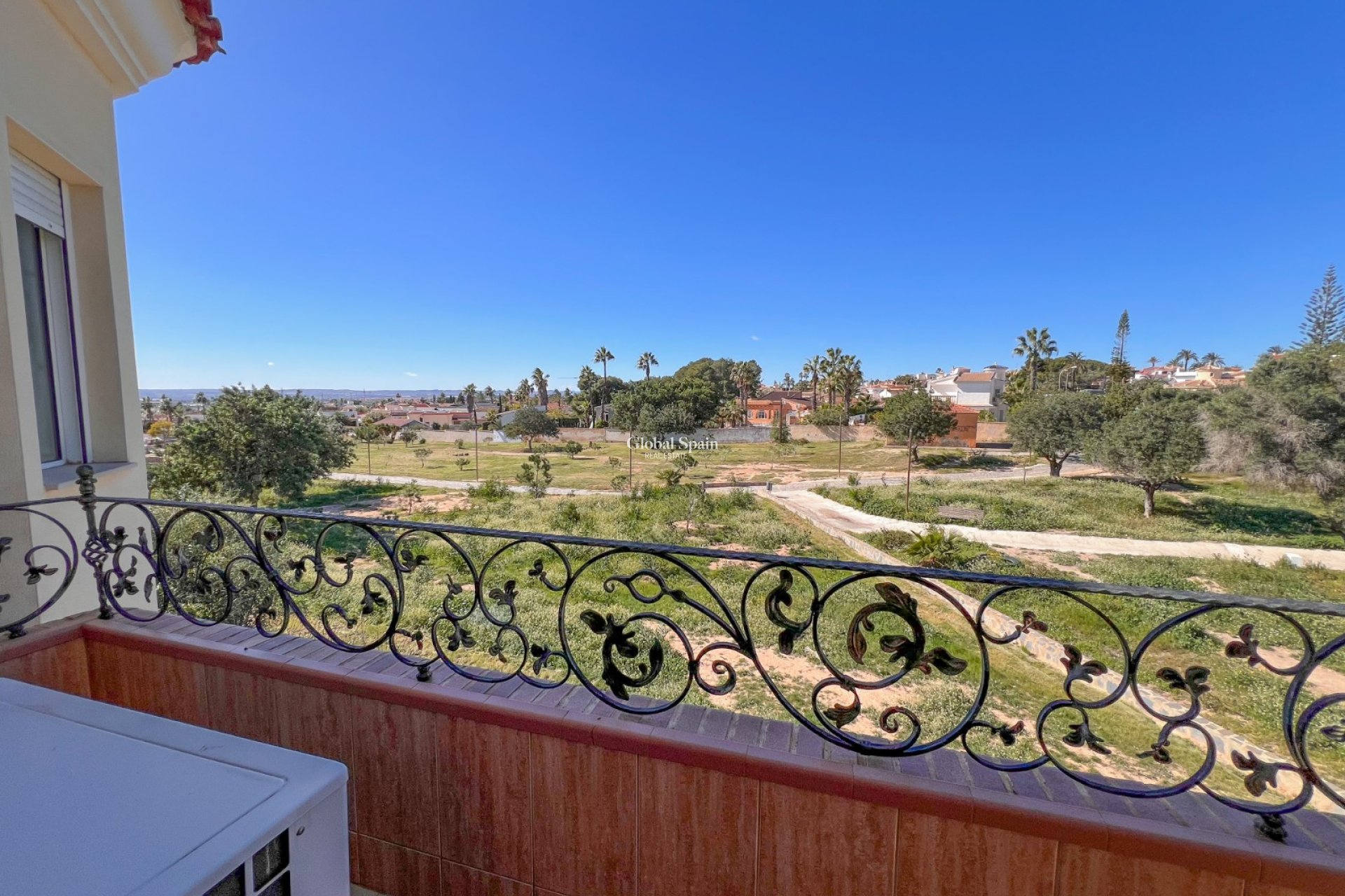 Resale - VILLA -
CIUDAD QUESADA