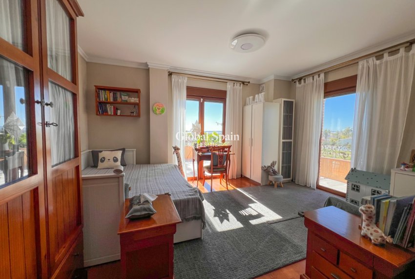 Resale - VILLA -
CIUDAD QUESADA