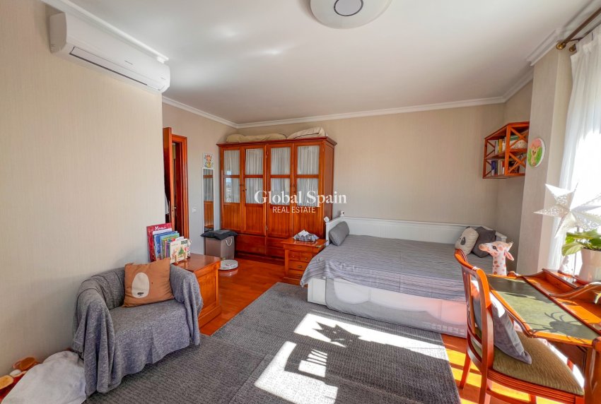 Resale - VILLA -
CIUDAD QUESADA