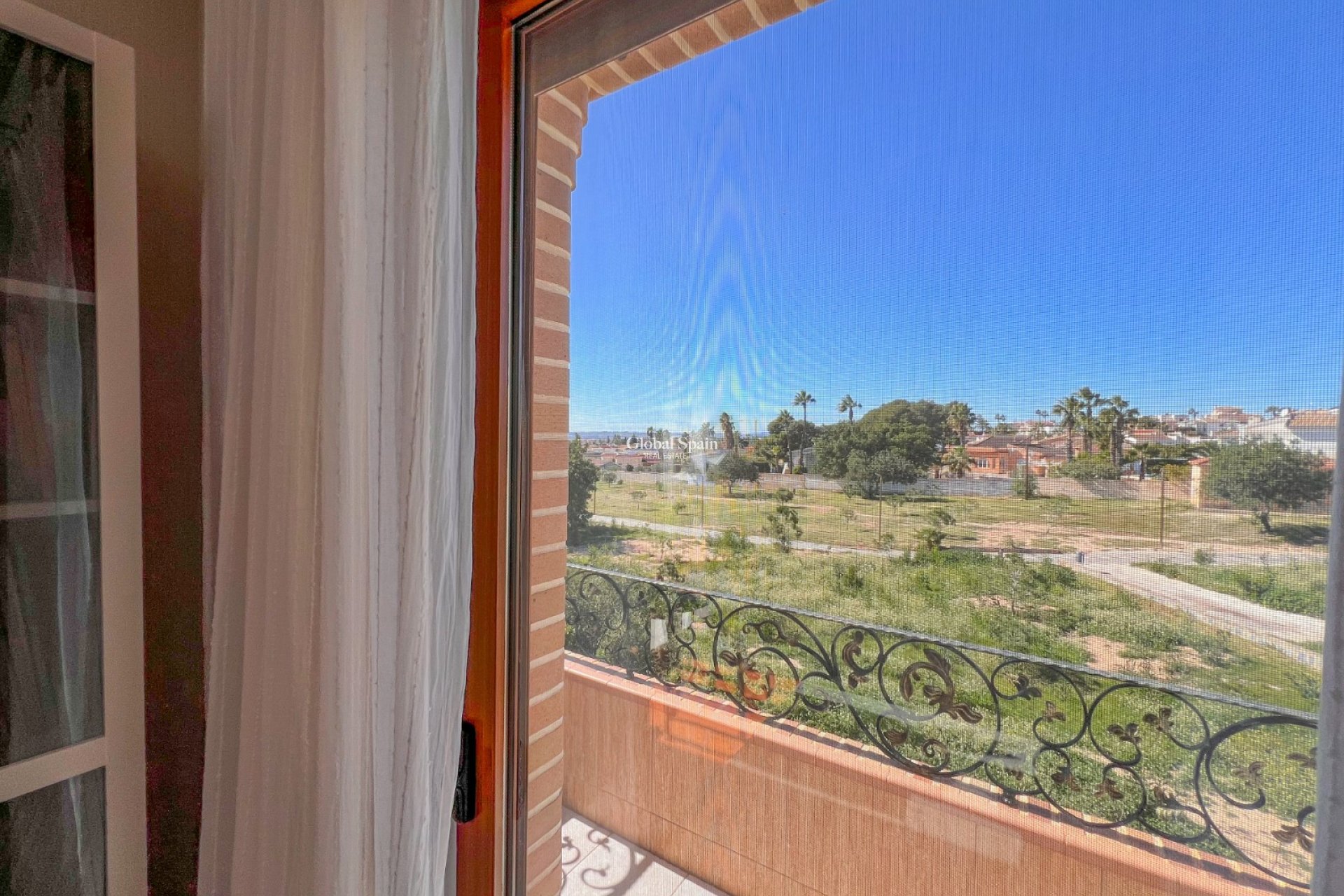 Resale - VILLA -
CIUDAD QUESADA