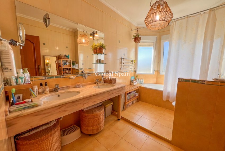 Resale - VILLA -
CIUDAD QUESADA