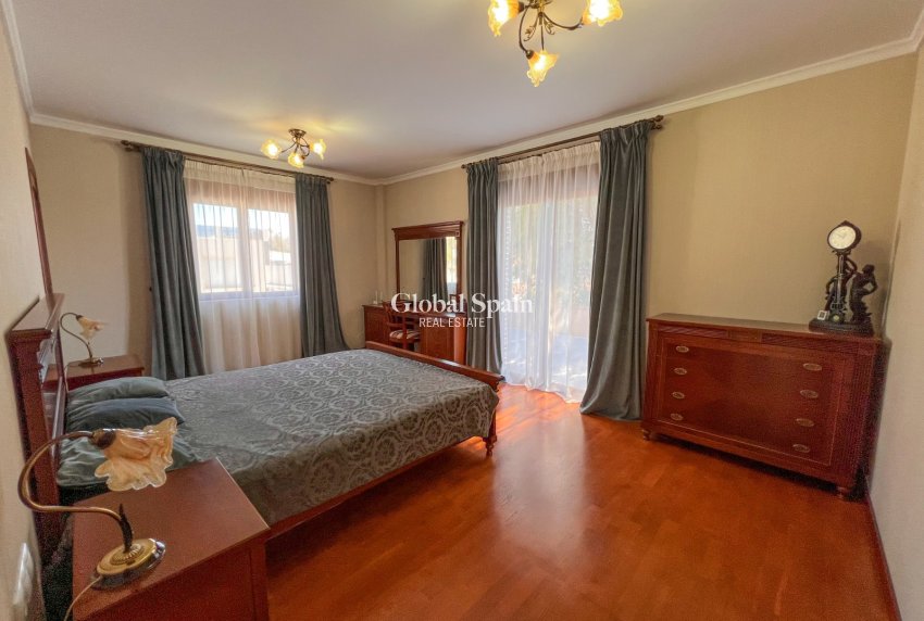 Resale - VILLA -
CIUDAD QUESADA