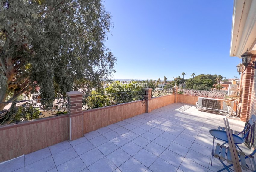 Resale - VILLA -
CIUDAD QUESADA