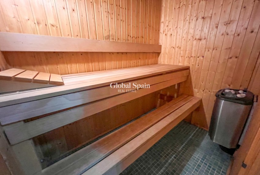 Resale - VILLA -
CIUDAD QUESADA