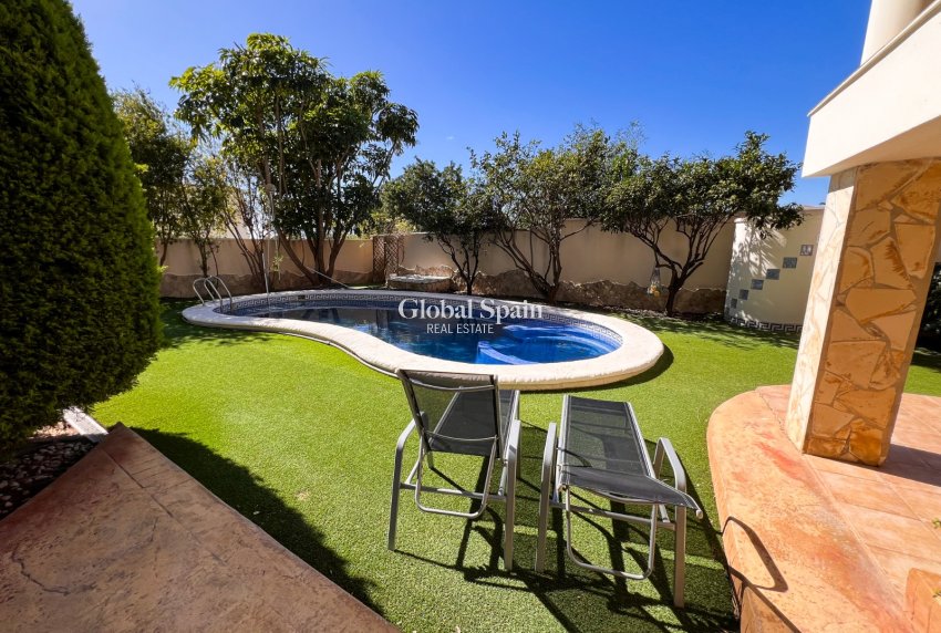 Resale - VILLA -
CIUDAD QUESADA