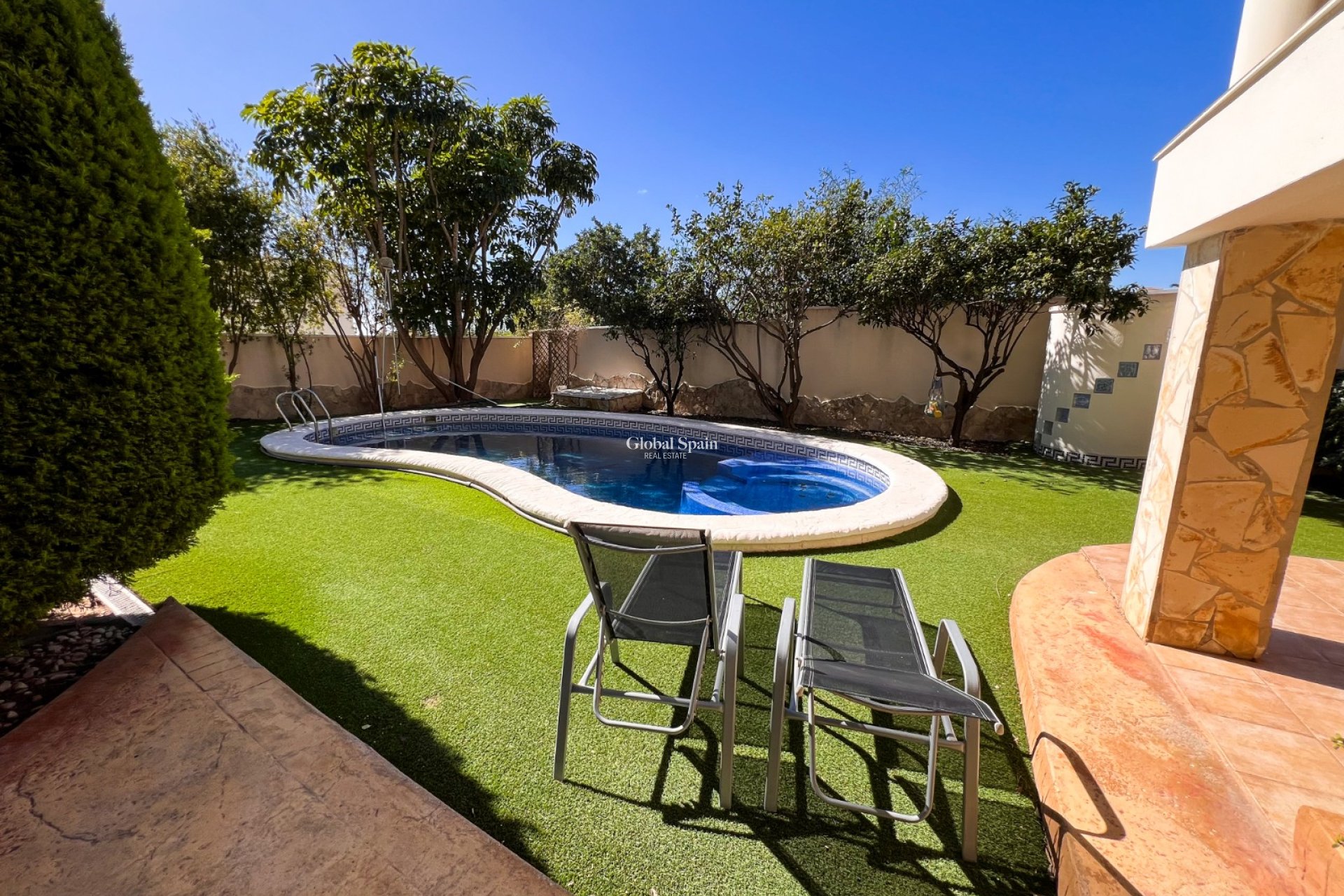 Resale - VILLA -
CIUDAD QUESADA