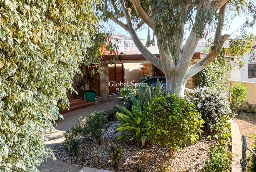 Resale - VILLA -
CIUDAD QUESADA