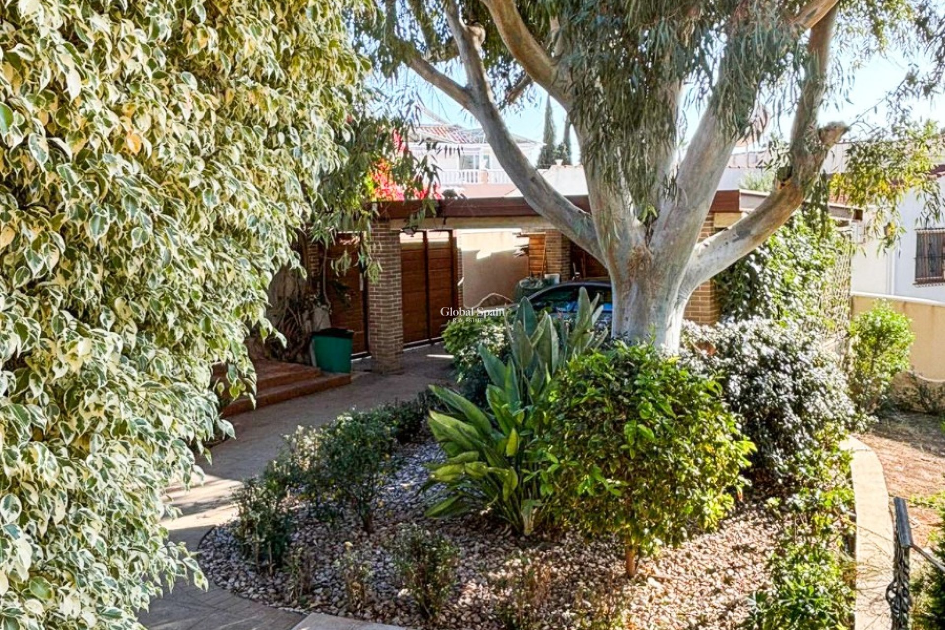 Resale - VILLA -
CIUDAD QUESADA